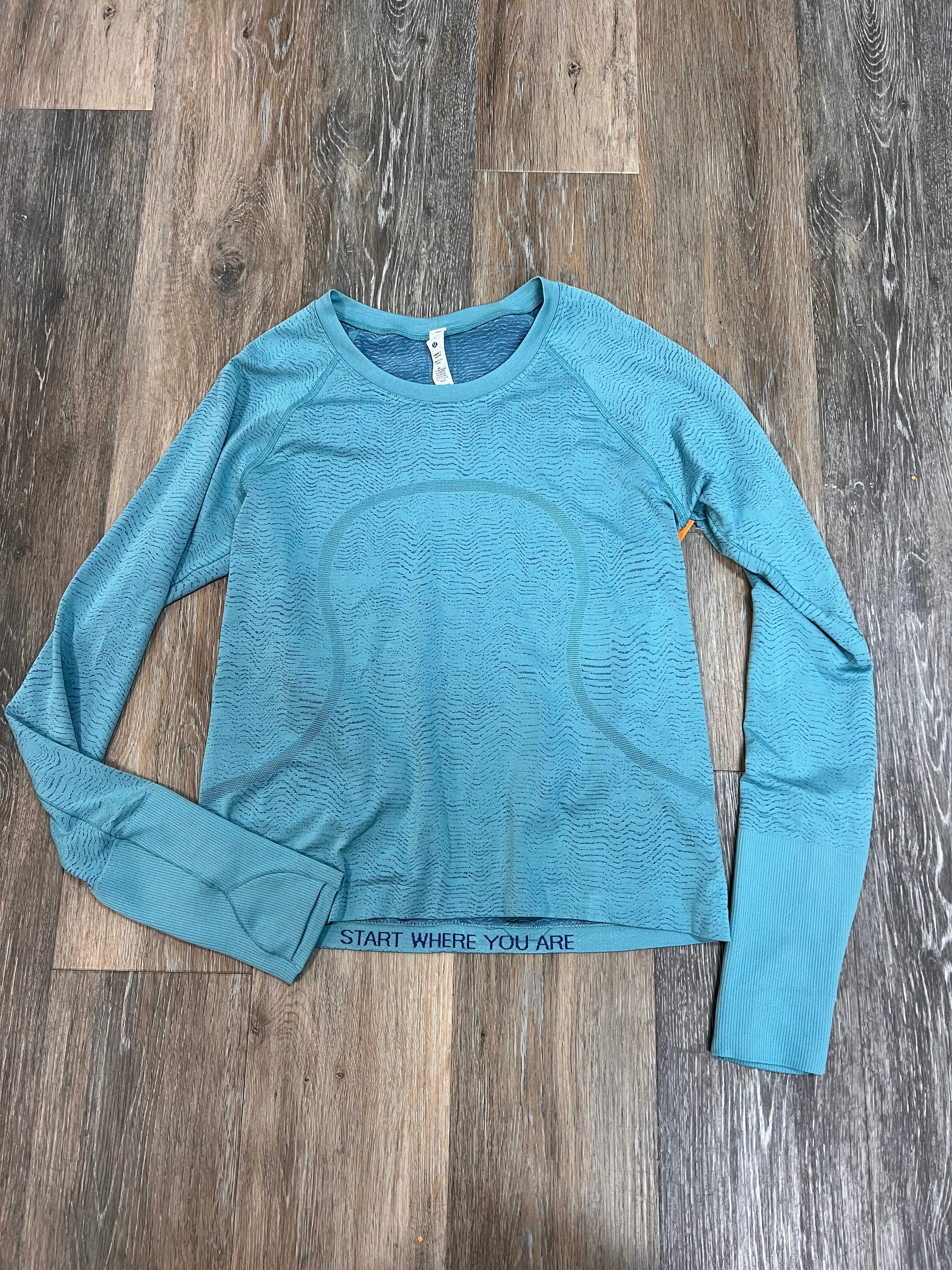 Athletic Top Ls Crewneck By Lululemon In Blue, Size:8