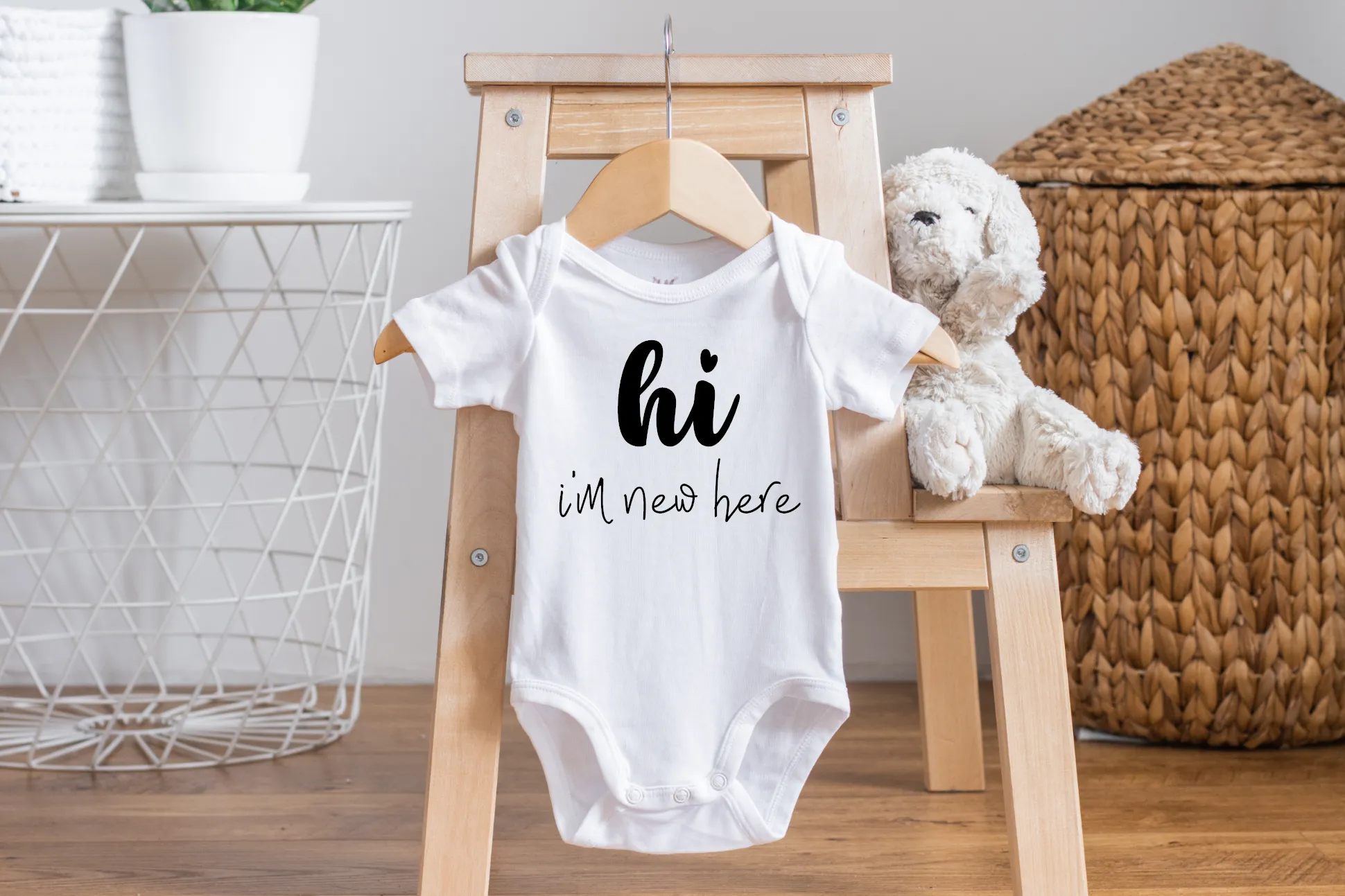 Hi I'm New Here  Baby Announcement Onesie