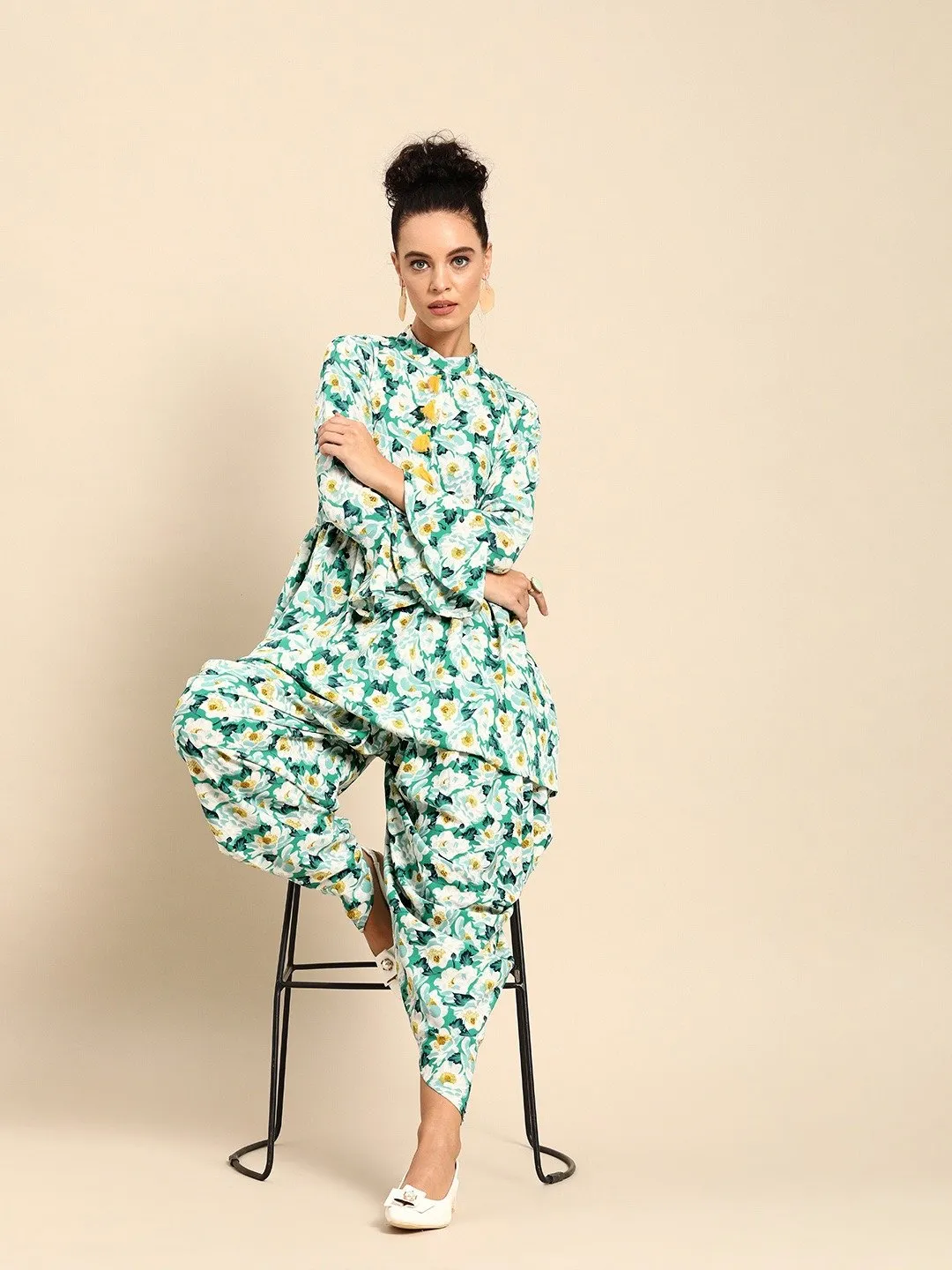 Women Green & White Printed Kurta With Dhoti Pants